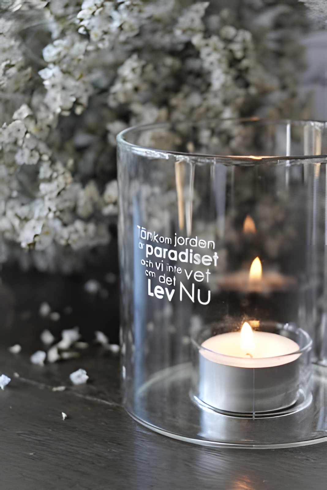 Köp Majas Glaslykta "Tänk om jorden är paradiset..." – Unik produkt från Taavola Gården