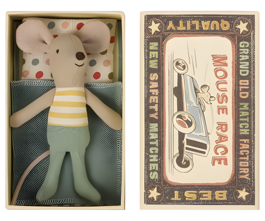 Köp Maileg Mouse, Little brother in box – Unik produkt från Taavola Gården