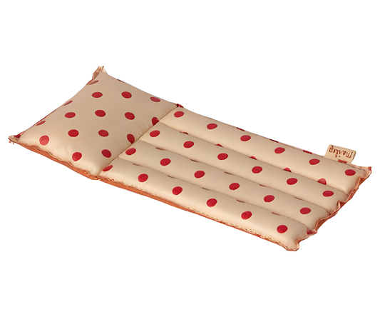 Köp Maileg Air mattress - Red dot – Unik produkt från Taavola Gården