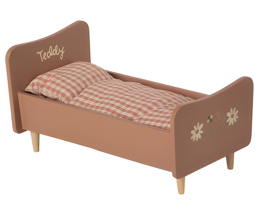Köp Maileg Träsäng Rose - Teddy mum – Unik produkt från Taavola Gården