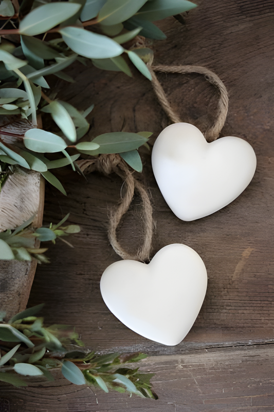 Köp Majas Hanging Heart – Unik produkt från Taavola Gården