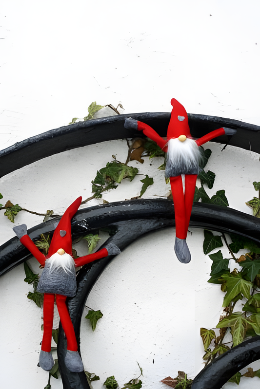 Köp Västanvinden Tomte med magnetvantar – Unik produkt från Taavola Gården