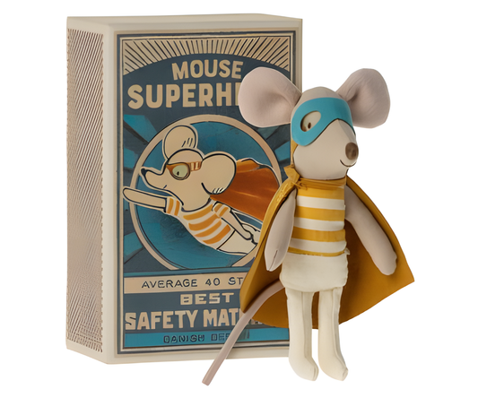 Köp Maileg Super Hero Mouse, Little brother in box – Unik produkt från Taavola Gården