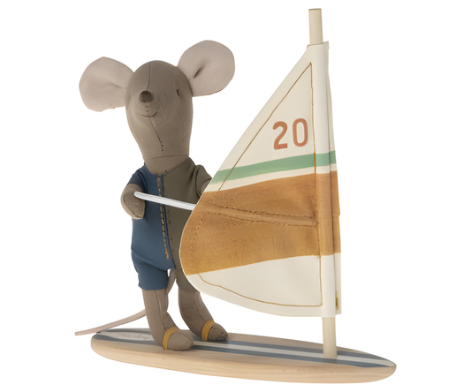 Köp Maileg Beach Mouse - Surfer Little brother – Unik produkt från Taavola Gården