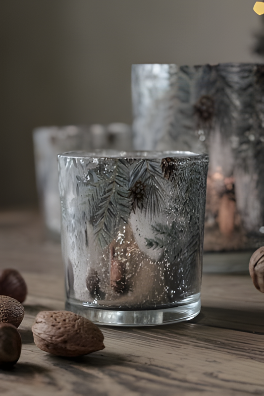 Köp Majas Ljuslykta Cones & Branches – Unik produkt från Taavola Gården